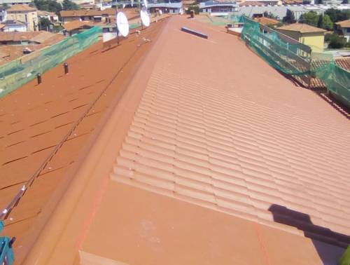 Nuovo tetto lamierino rosso curnasco
